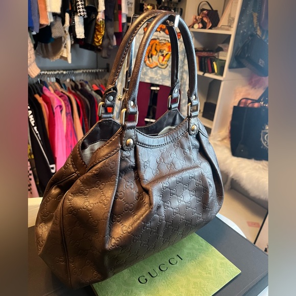 Authentic Gucci handbag - Picture 9 of 15